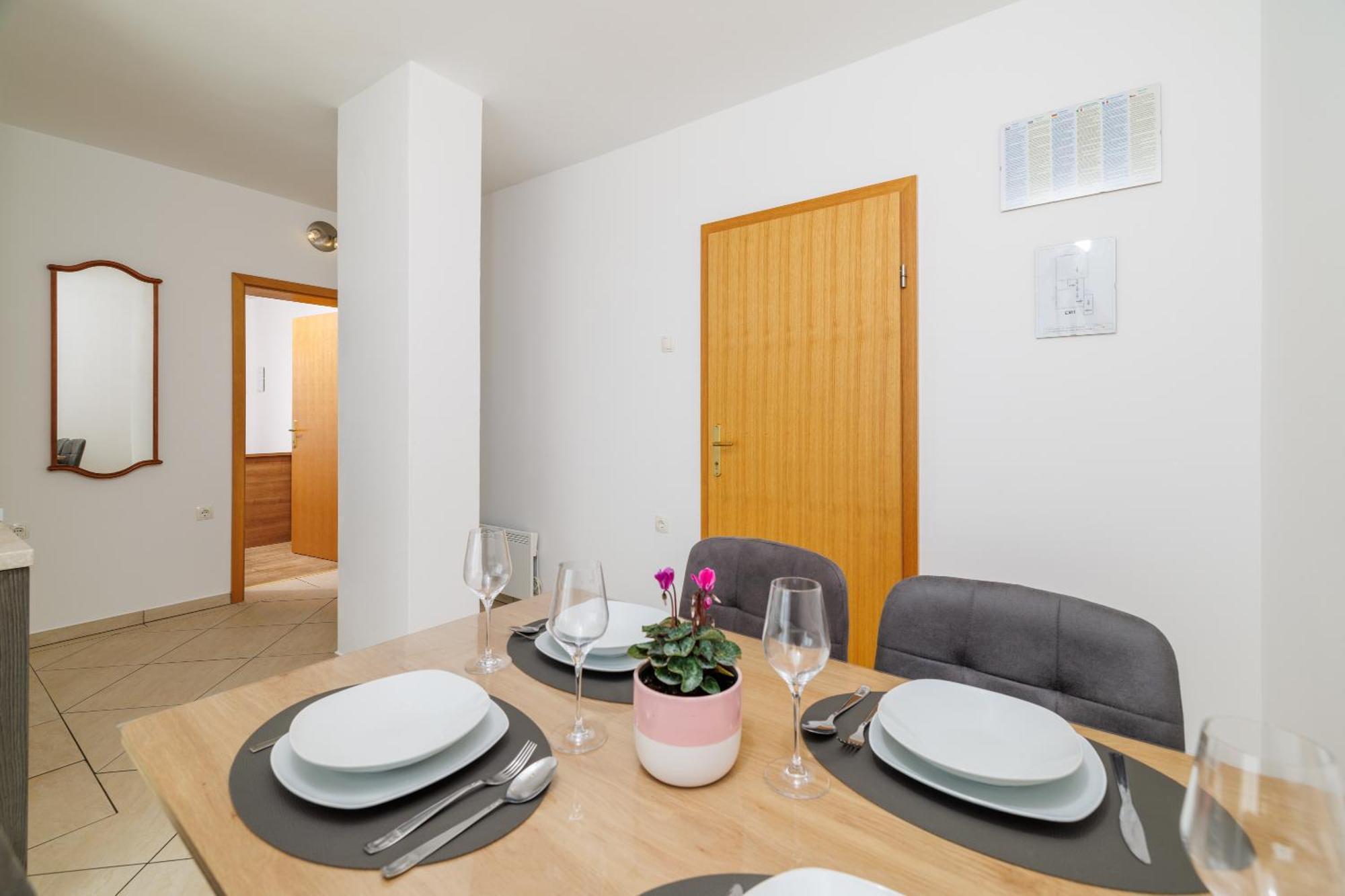 Apartments Maja Dramalj Exteriör bild